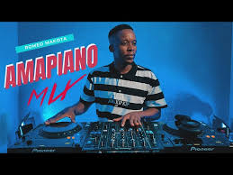 EP: Romeo Makota – StePiano