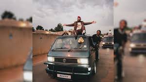 Tom london ft Red button, Slick Widit & Soweto’s finest ladies – hamba shorty